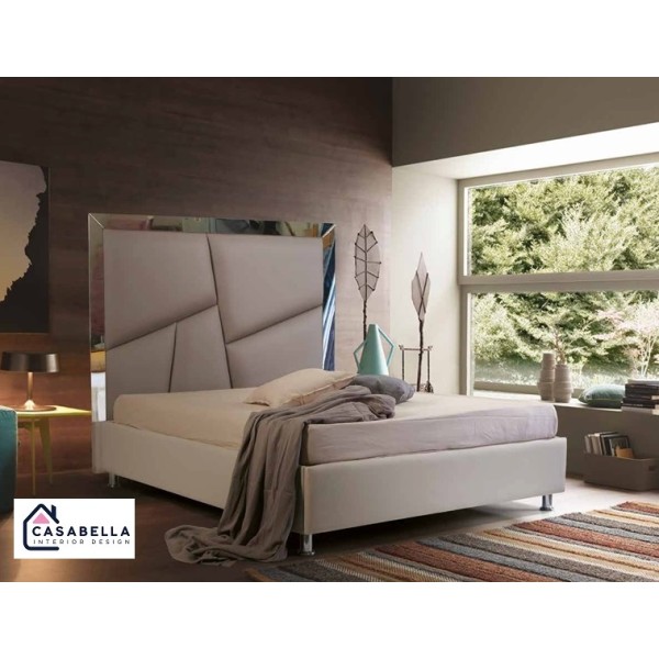 Isabella matrimoniale con specchi.