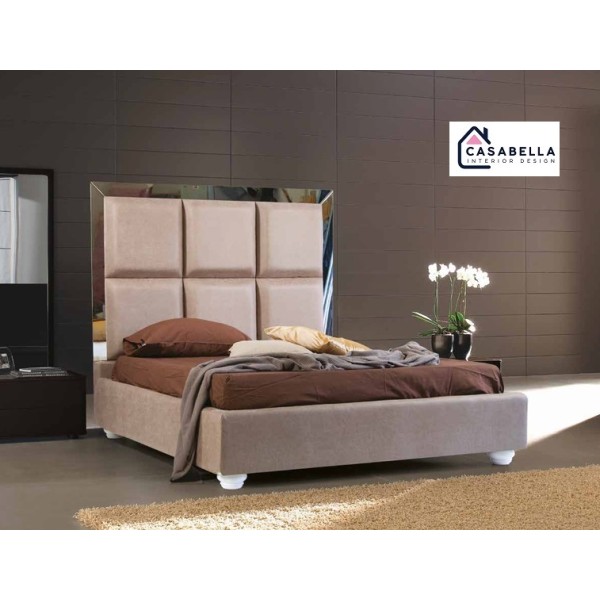 Wanda matrimoniale con specchi.